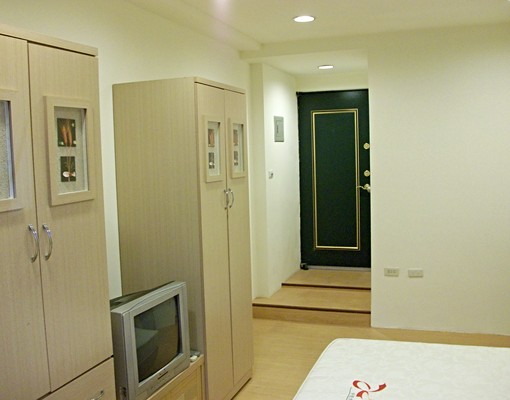 站前電梯套房(八德vs林森)送網+四+管 - Image 1