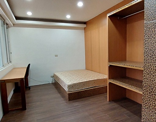 明亮大窗雅房(近新北大道)4620元租補 - Image 1