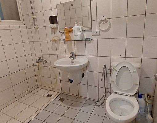 明亮大窗雅房(近新北大道)4620元租補 - Image 8