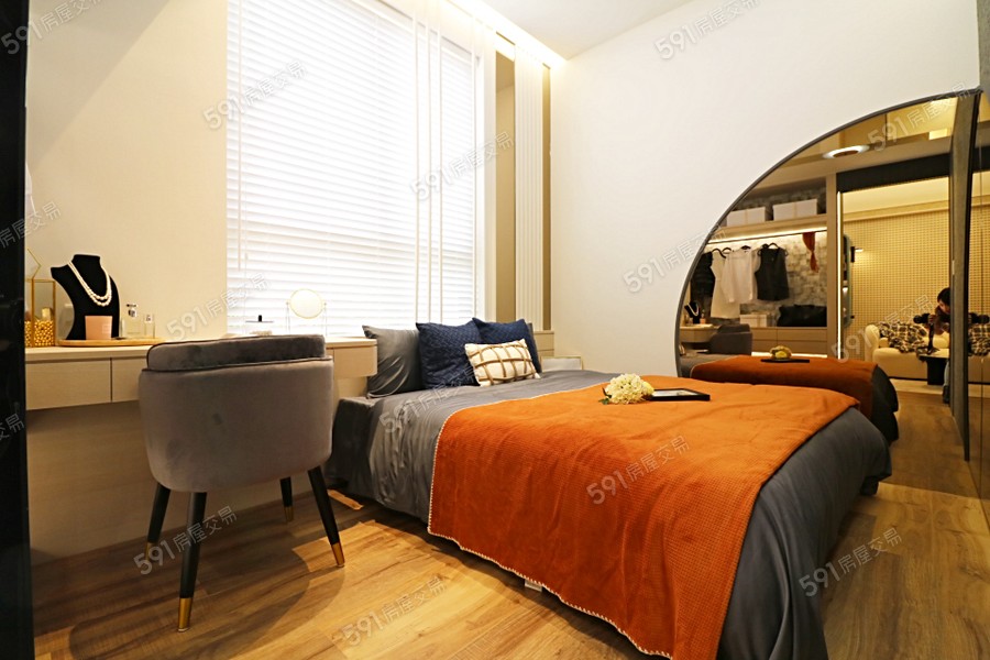 定泰翫花同樣/實品屋