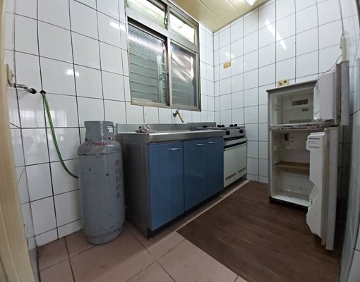 萬坪公園🌻靜巷宅/大露台/有廚房/冷氣 - Image 4