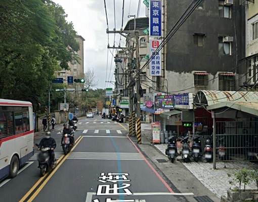 【廣告牆出租】淡水新民街三角窗外牆|高曝光人潮地段|五校匯聚 - Image 6
