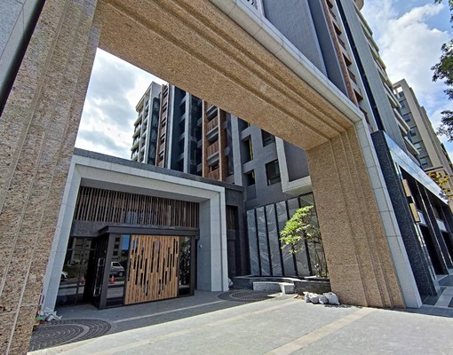 免仲介費近明新台元昌益園區陽台套房車位可租 - Image 8