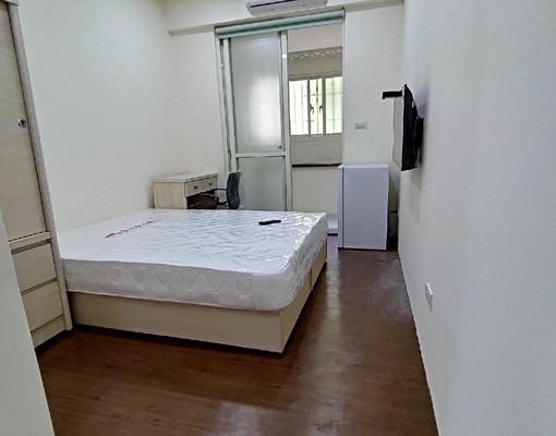 南港捷運景觀陽台嶄新家具潢獨立衛浴 - Image 3