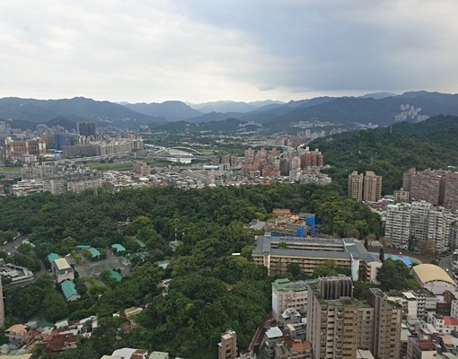 東帝士高樓層鄰近景平捷運站生活機能便利 - Image 1