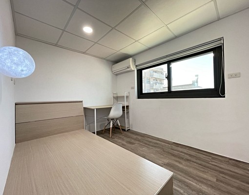 正市區稀有獨立套房出租採光佳 - Image 1