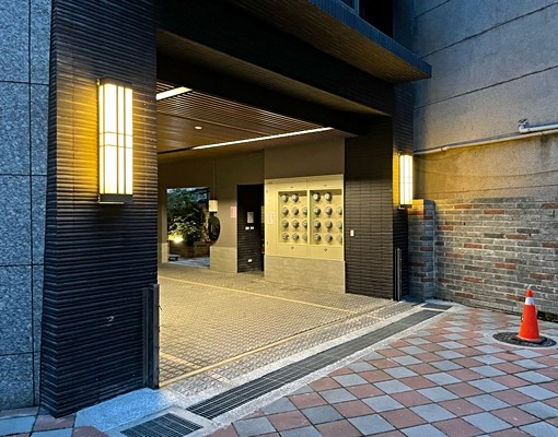 頂溪捷運站1分鐘,倉儲式車位 - Image 3