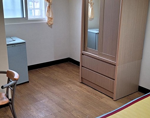 近南港軟體園區,中南街頂加陽台套房出租 - Image 1