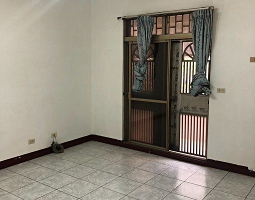 澄觀路透天金店面-臨大馬路開店、住家皆可 - Image 6