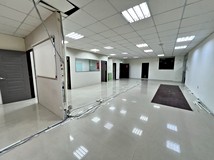 中正路捷運1+2樓金店辦雙車..