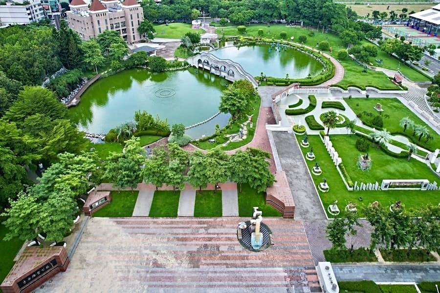 豐樂公園有沙坑、跑酷區。