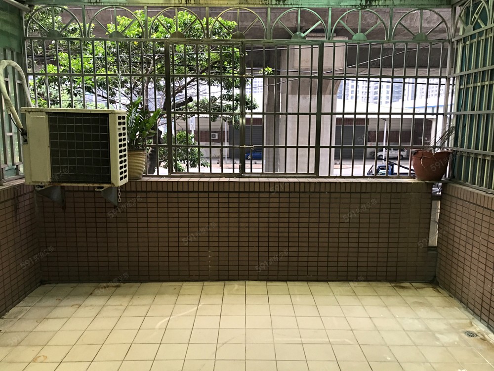 二樓大陽台
