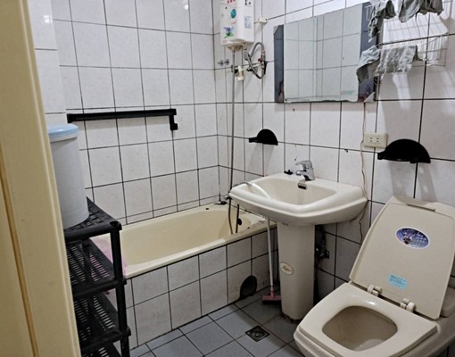 中港路1樓近親水步道宏泰市場榮富國小 - Image 6