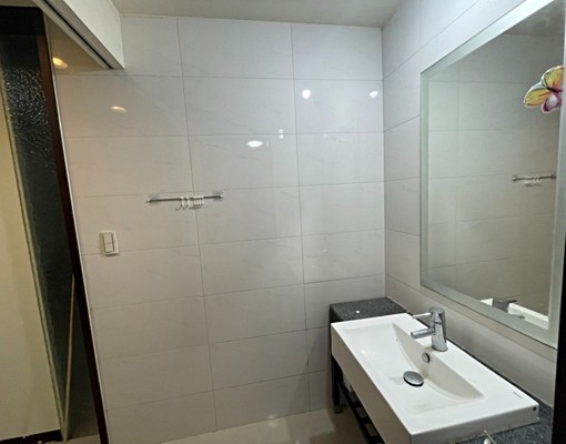 獨立套房附家電適合小資族含廚房和管理費 - Image 3