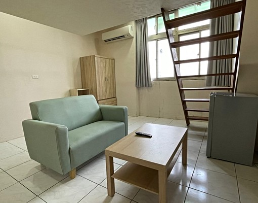 稀有便宜電梯樓中樓套房【要租要快】 - Image 1