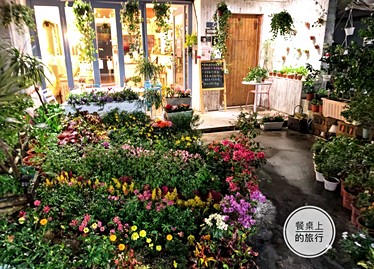 店內外植物盆栽+花園造景。