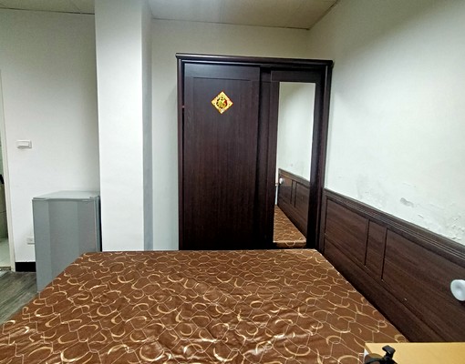 中正麥當勞二樓套房7坪8800元傢電全 - Image 10