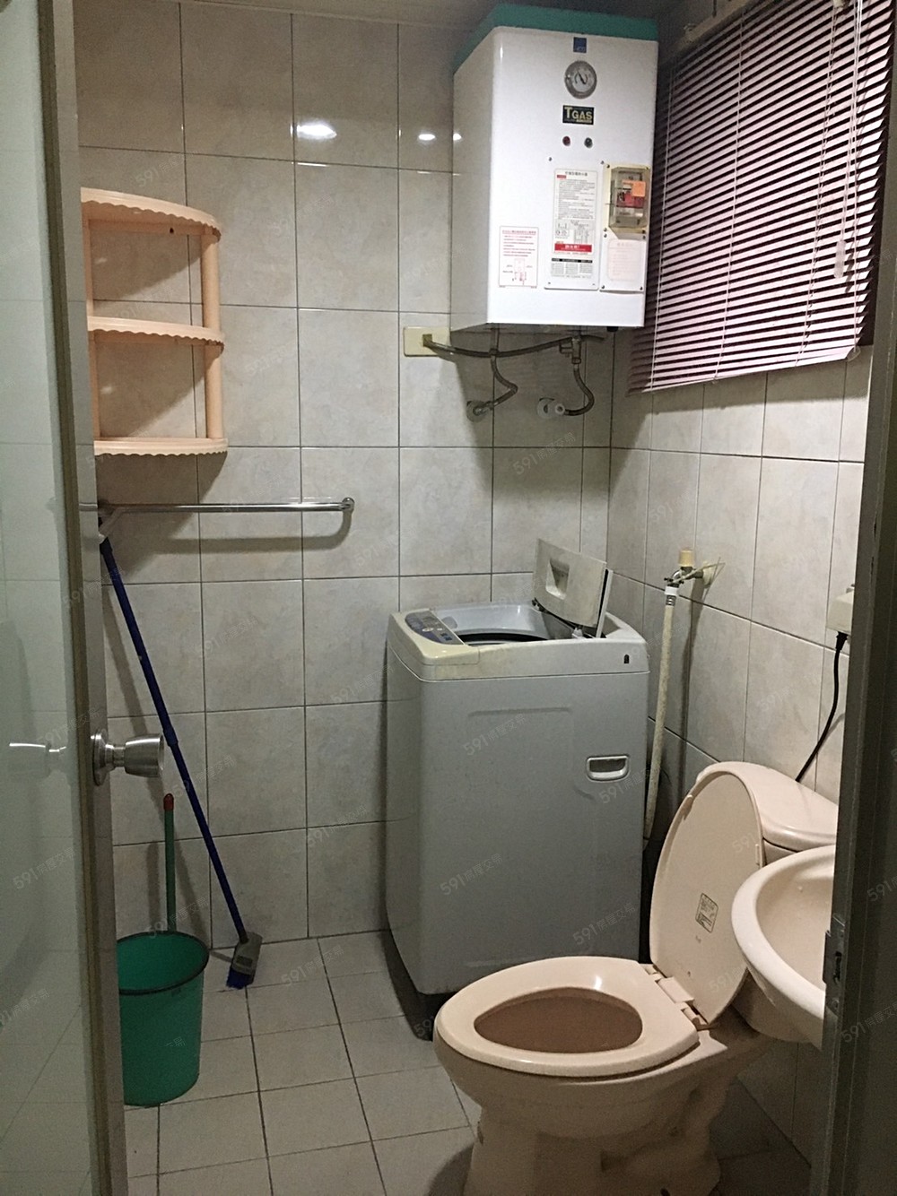 參考以現場為主