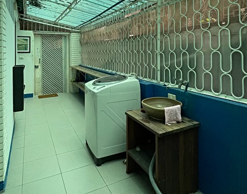 獨立陽台套房自然採光(可租補) - Image 1
