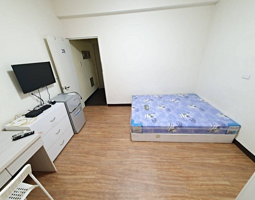 【免仲介費】文藻鼎中商圈~近學校旁套房附傢俱電網路第四台 - Image 5