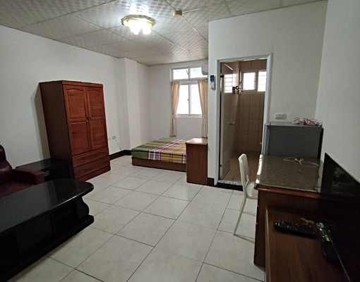 大潤發中原12坪沙發特大號4樓大套房 - 591租屋網 - Image 1