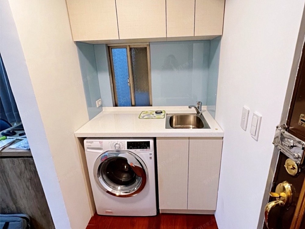 全新洗脫烘洗衣機. 流理臺