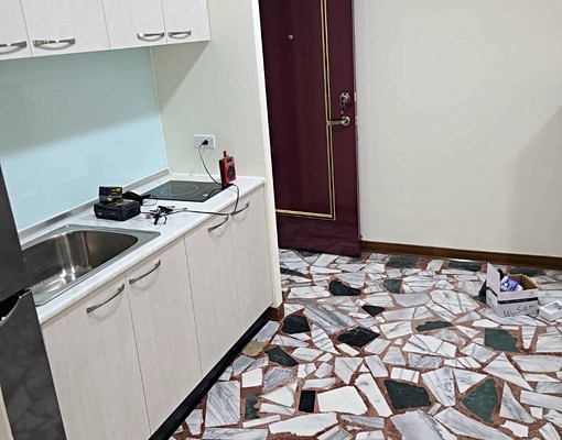 近捷運三重站很新正一房一廳分租套房爬樓梯 - Image 5