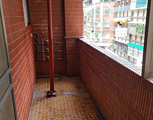 近捷運三重站很新正一房一廳分租套房爬樓梯 - Image 13