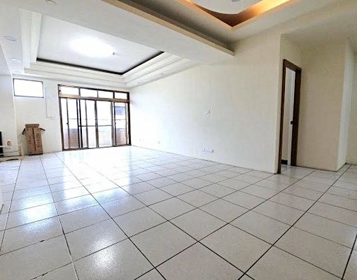 電梯可寵大三房社區管理平車位 - Image 1