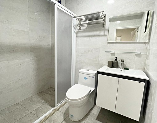 遠東世紀廣場。新裝潢。租補。一樓獨立進出。可貓 - Image 5