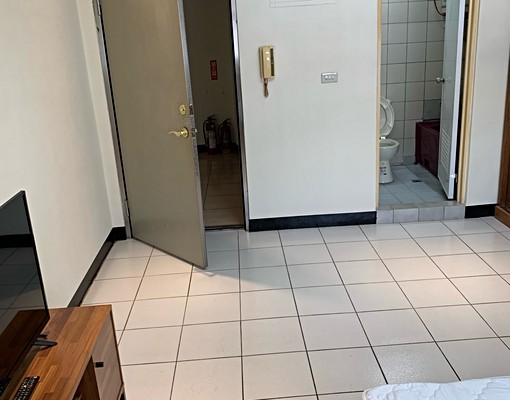 電梯大套房（大空間）上班族學生.可租補（無仲介費） - Image 10