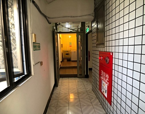 租近五十大樓及民族社區.高醫.果菜市場有陽台溫馨套房 - Image 15