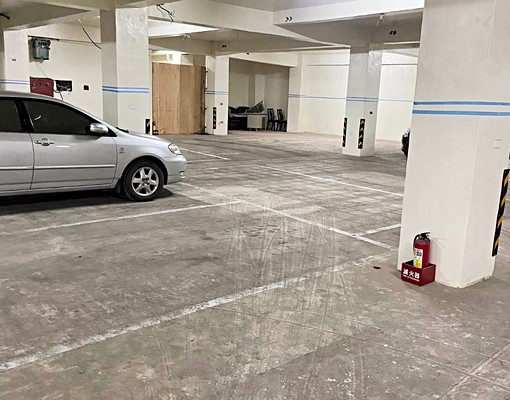 ✨室內停車場✨24小時監控✨空間大環境好 - Image 3