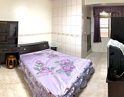 火車站前整棟五戶含第四台網路室內可放機車 - Image 3