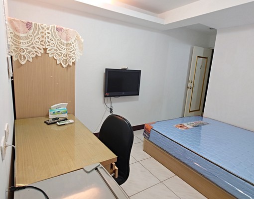 大慶近愛買捷運台鐵優質套房，陽台獨洗曬⚠️限女性，禁菸禁寵 - Image 2