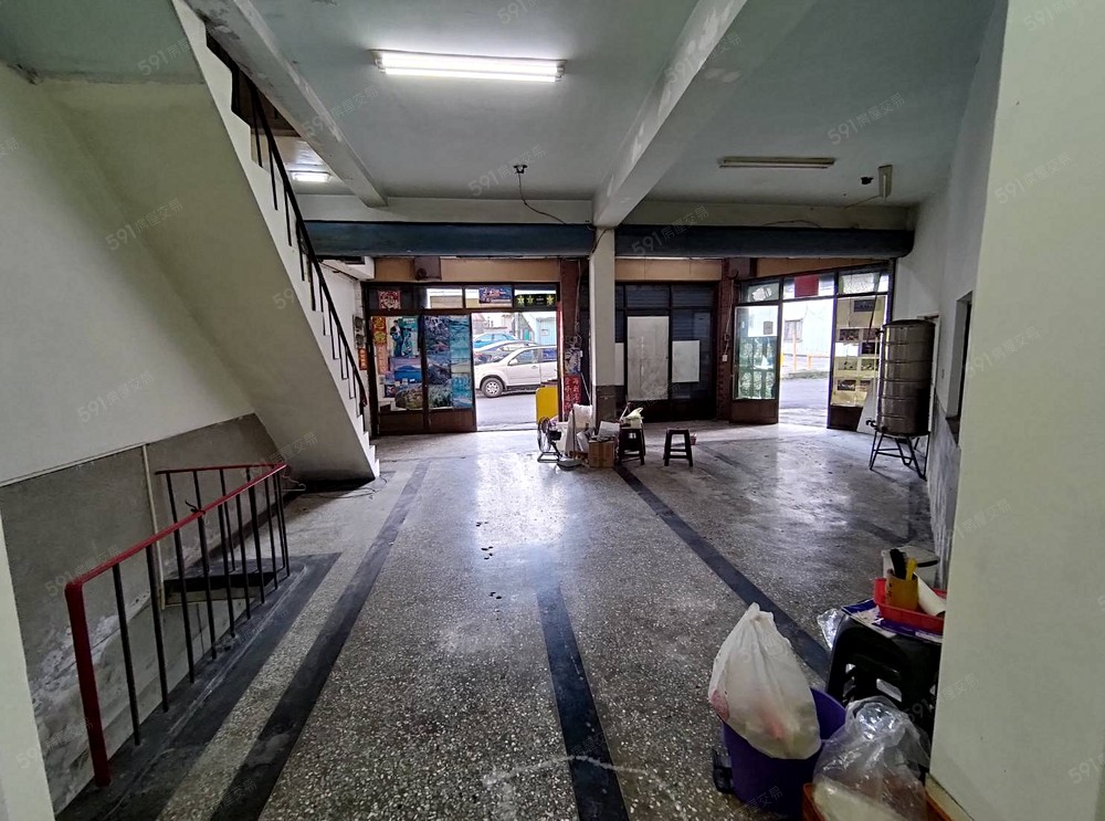 一樓由內往外看