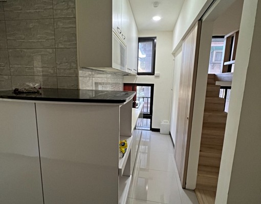 屋主自租免仲介費✨中園國小正對面✨精裝兩房✨含車露臺戶✨ - Image 2