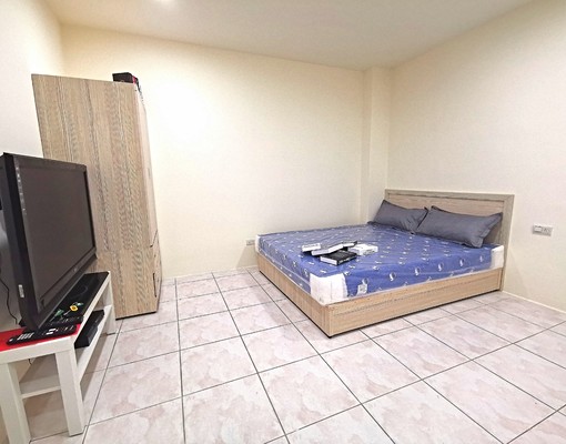 山腳全聯旁，時尚大套房，可開伙! - Image 1