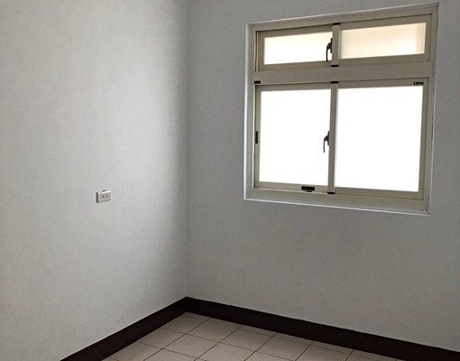 動物園步行五分鐘,含平面車位三面採光公寓 - Image 3