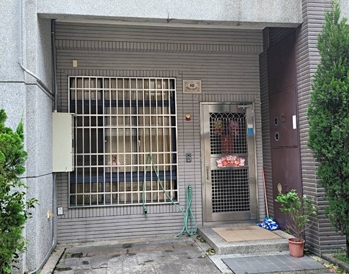 新光田特區可租補自強路社區四房兩廳三衛前院停車 - Image 2