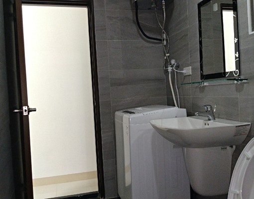 自地自建,不淹水,陽台套房,電費每度3元 - Image 1