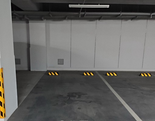 鄰近海山站室內大車位(有充電及洗車區) - Image 3