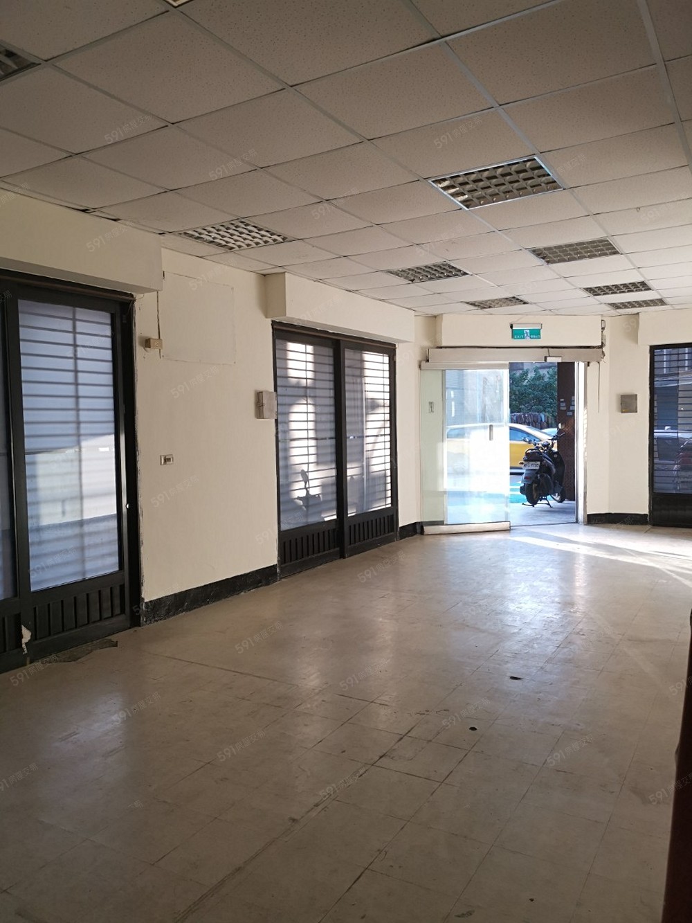 稀有省道 三角窗 店面