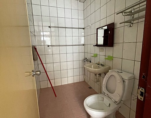 邊間透天出租,五房二廳二衛一廚、店住合一 - Image 6