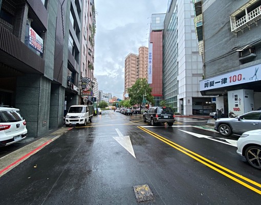 桂林路家樂福旁西寧南路上機械倉儲車位 - Image 4