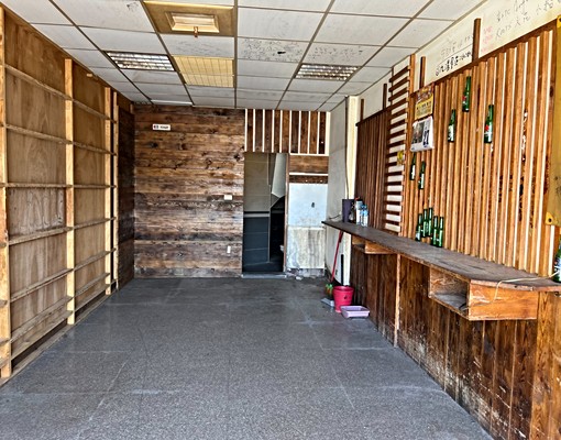 中華西路星巴克1F店住! - Image 1