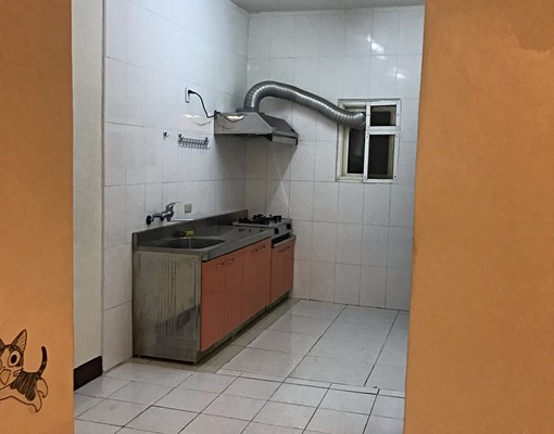 耐斯百貨旁雅房含水電4800 - Image 2