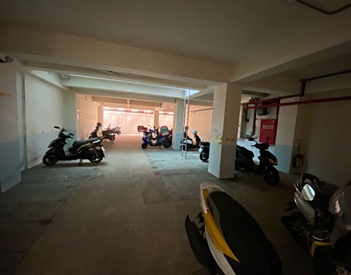 健行科大✨電梯套房/陽台/室內機車位/網路第四台 - Image 8