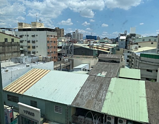 逢甲商圈🌹乾淨採光套房🌹分離式冷氣 - Image 8