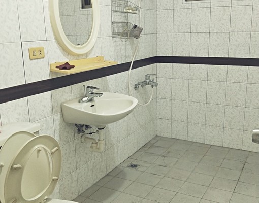 可租屋補助草衙捷運站精美陽台套房 - Image 1